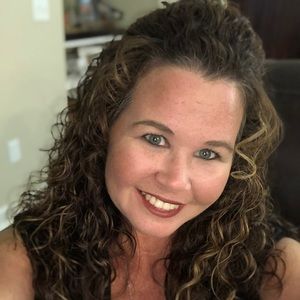 Meet your Posher, Alicia